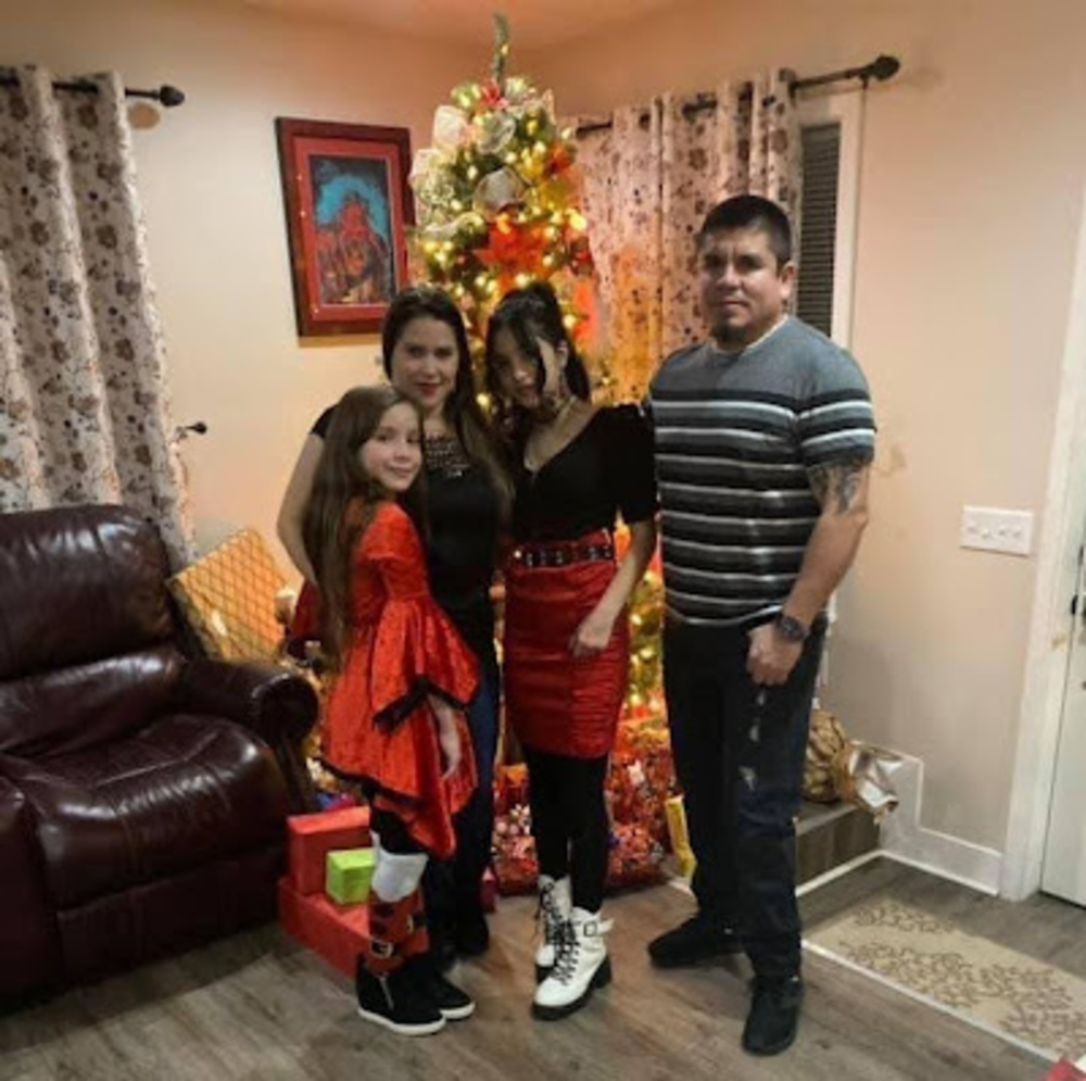 Meet your Posher, Yanis